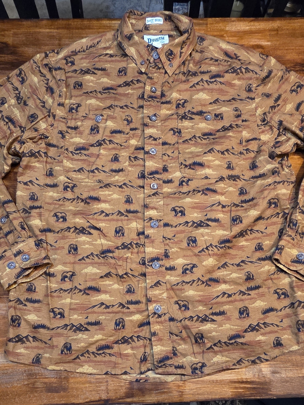 Duluth Trading Co Shirt Mens L Tall Brown Bear Print Free Swingin Untucked